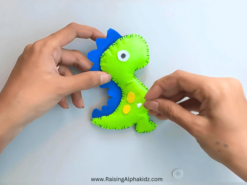 DIY Felt Dinosaur Craft