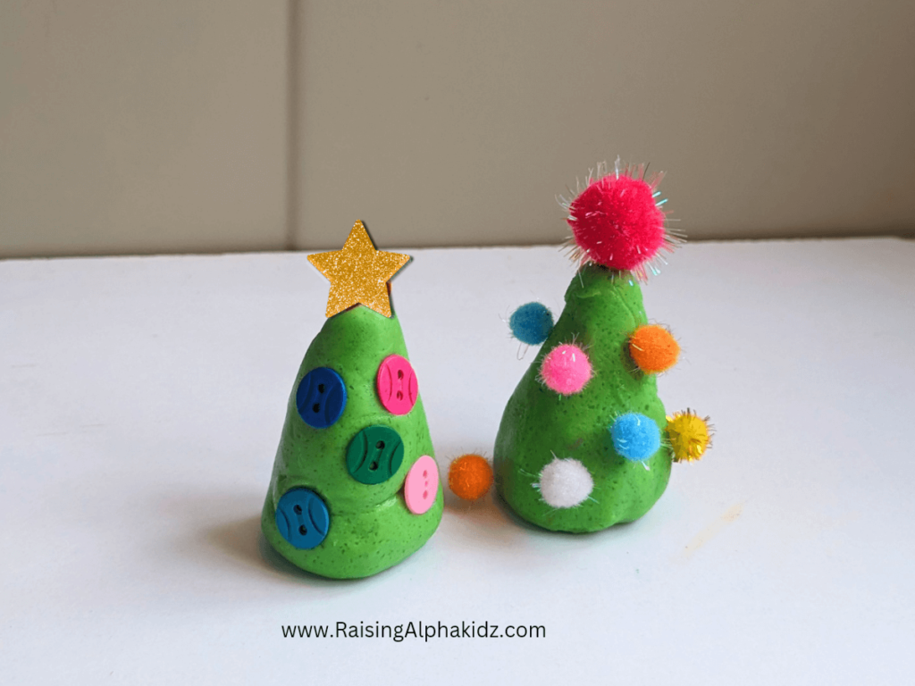 How to Make a Playdough Christmas Tree