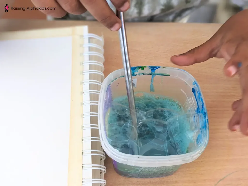 Soap foam to create bubble art